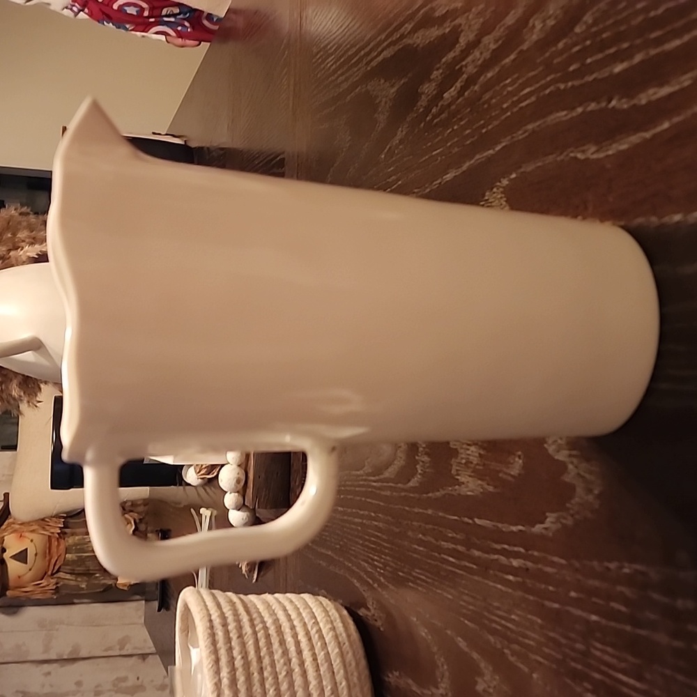 NWOT Rae Dunn Sweet Tea Pitcher - Picture 2 of 5